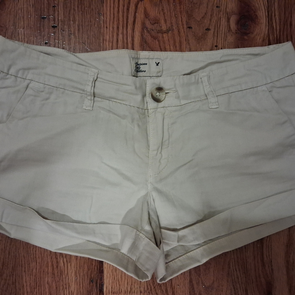 American Eagle Outfitters Cream Shorts